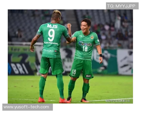 布里斯班狮吼与昆士兰的激烈对决展现足球魅力与团队精神