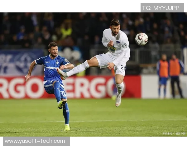 马里迪莫与基辅迪纳摩的激烈对决揭示足球战术与团队精神的较量 马里迪莫与基辅迪纳摩的激烈对决揭示足球战术与团队精神的较量