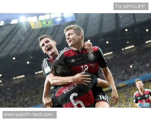 克罗斯的足球之路：从青涩少年到世界顶级中场的辉煌历程