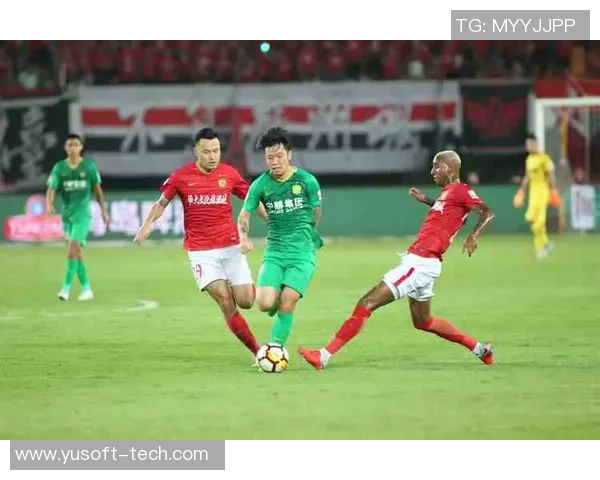 国安与恒大巅峰对决精彩回顾球迷热情不减的足球盛宴